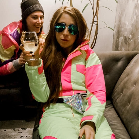 Meet Your Posher, Whitney! 🍑🎣🕇 - Picture 7 of 7